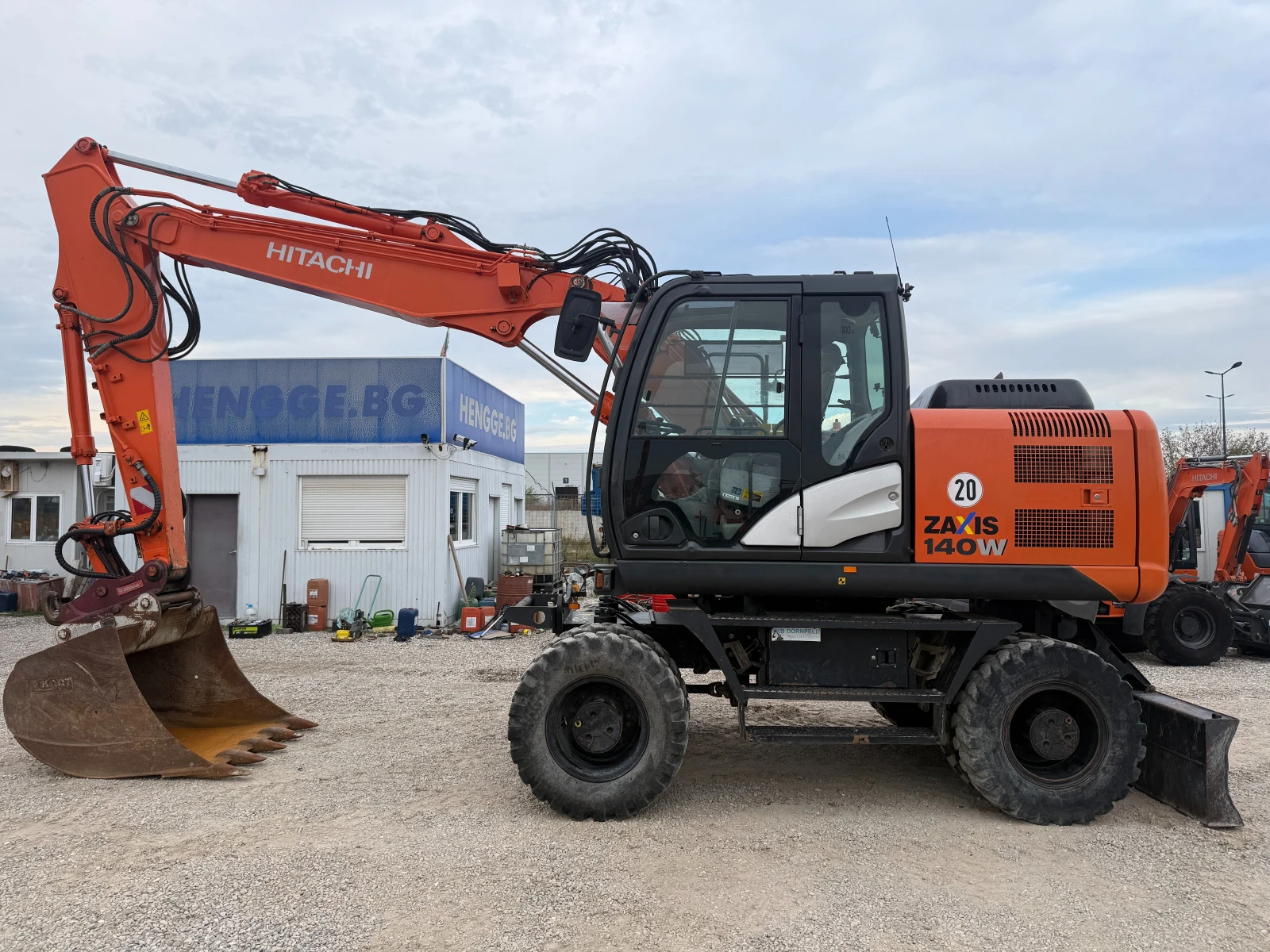 Багер Hitachi ZX 140W-5B