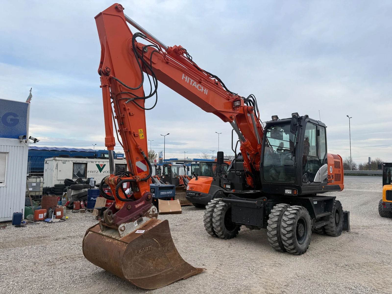Багер Hitachi ZX 140W-5B, снимка 2 - Индустриална техника - 55560053