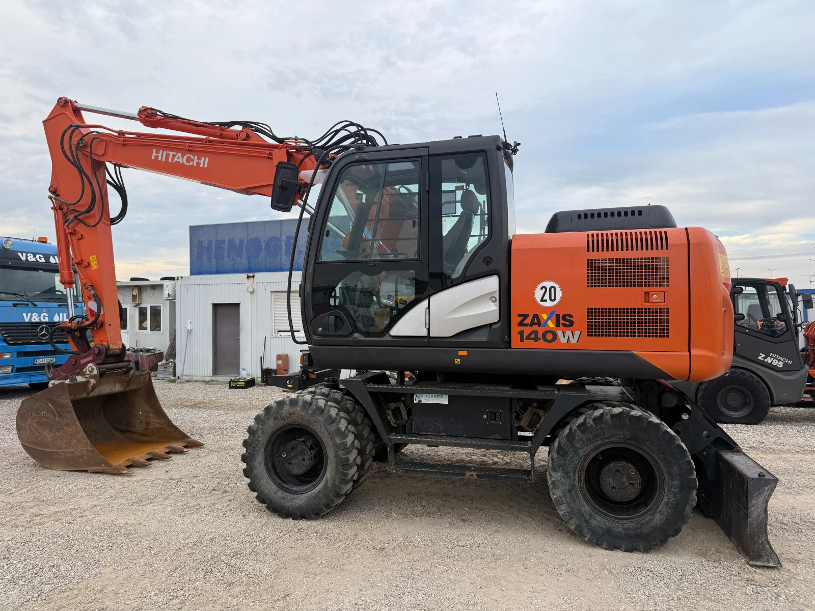 Багер Hitachi ZX 140W-5B, снимка 6 - Индустриална техника - 55560053
