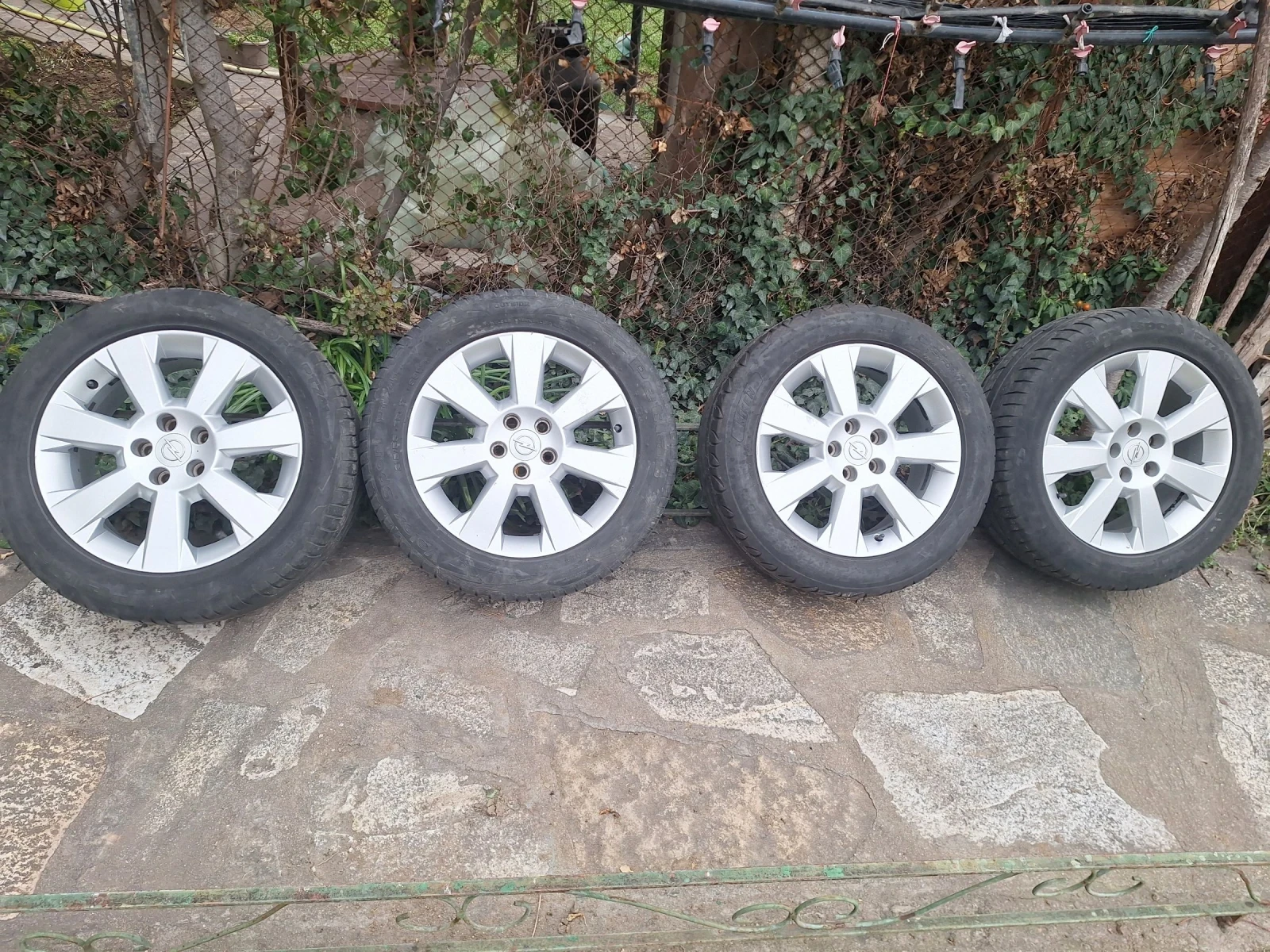 ���� � ������ 215/55R17 �� Opel Vectra | Mobile.bg � ����������� 1