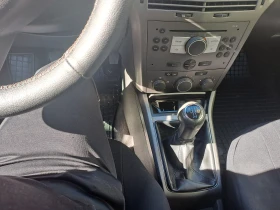 Opel Astra 1, 8 комби , снимка 10