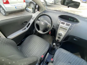 Обява за продажба на Toyota Yaris Бензин, Отличен ~5 600 лв. - изображение 11
