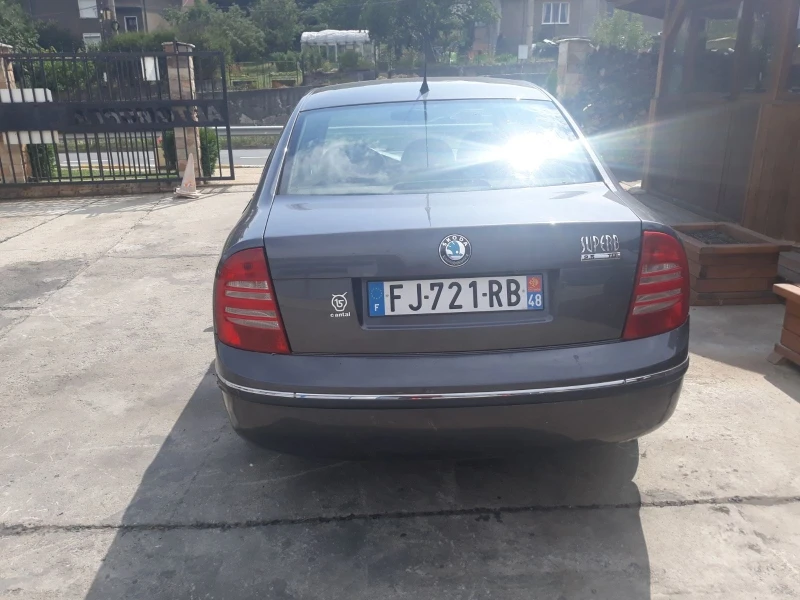 Skoda Superb 2.5, снимка 4 - Автомобили и джипове - 37663463