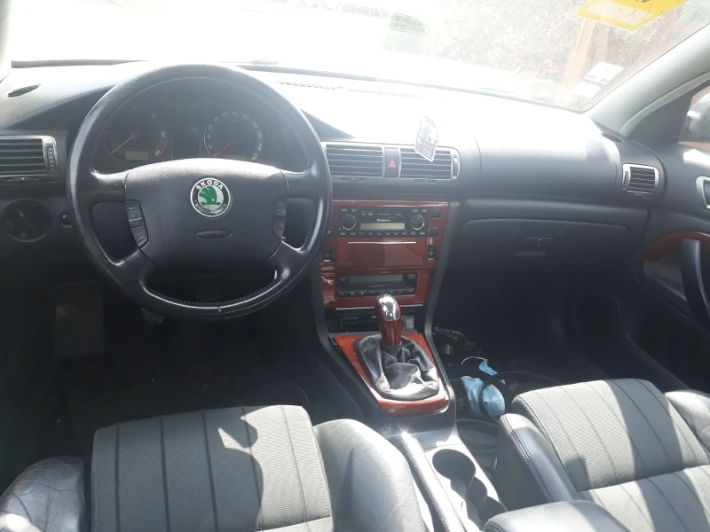 Skoda Superb 2.5, снимка 5 - Автомобили и джипове - 37663463