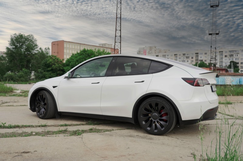 Tesla Model Y Performance Dual Motor Brembo Free Supercharging, снимка 4 - Автомобили и джипове - 44134101