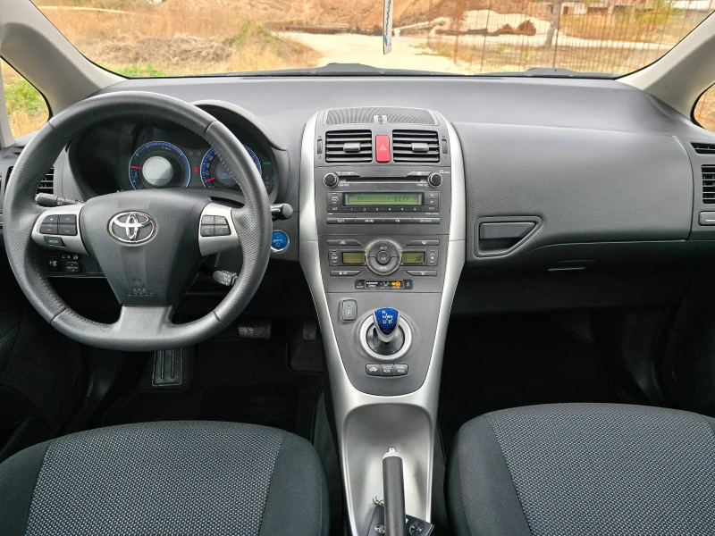 Toyota Auris 1.8VVT-I  HYBRID, снимка 11 - Автомобили и джипове - 47560189