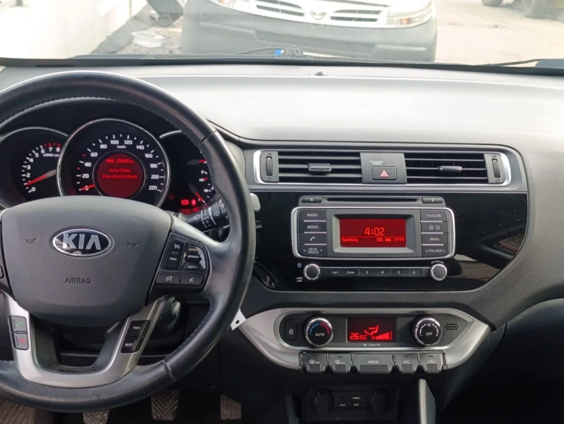 Kia Rio 1.2 бензин, снимка 8 - Автомобили и джипове - 48025465