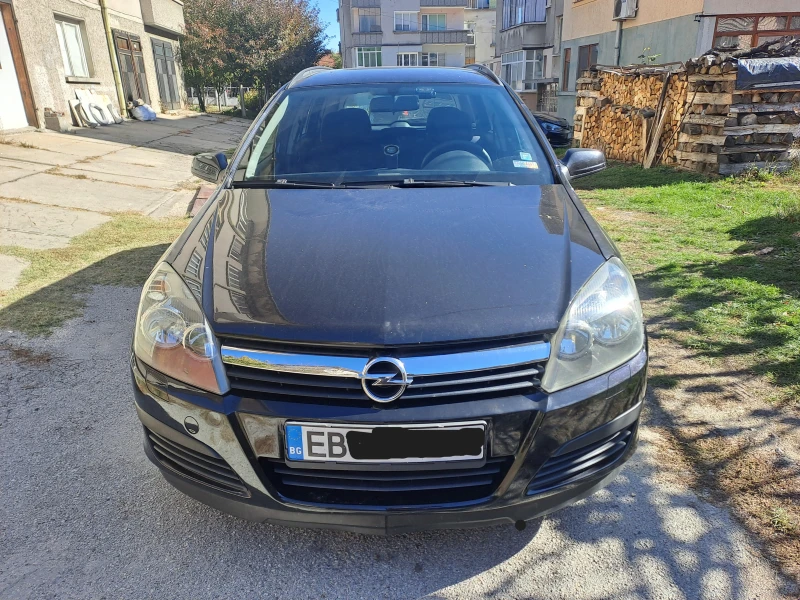 Opel Astra 1, 8 комби , снимка 2 - Автомобили и джипове - 48206525