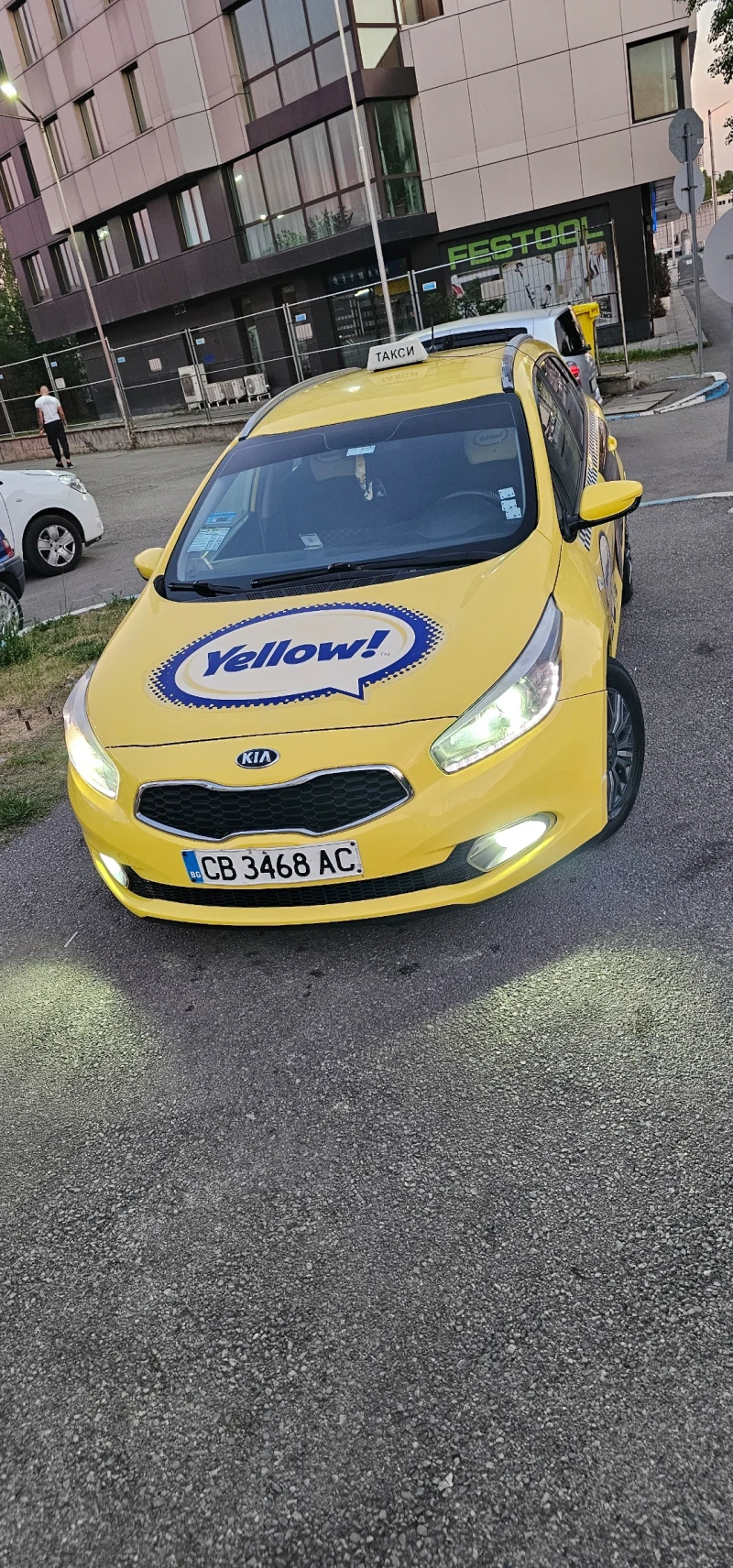 Kia Ceed ГОТОВА ЗА РАБОТА!!!, снимка 2 - Автомобили и джипове - 48901215