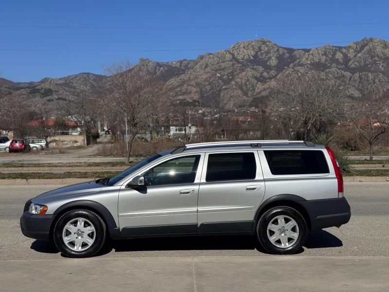 Volvo Xc70 2.4D5 AWD Cross Country 185кс * NAVI* КОЖА* , снимка 2 - Автомобили и джипове - 49413063