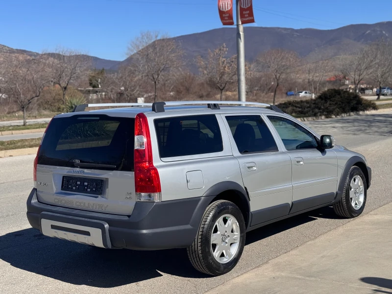 Volvo Xc70 2.4D5 AWD Cross Country 185кс * NAVI* КОЖА* , снимка 5 - Автомобили и джипове - 49413063