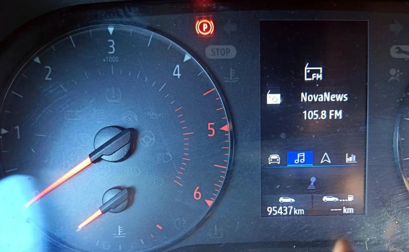 Renault Clio euro 6, снимка 12 - Автомобили и джипове - 51657944