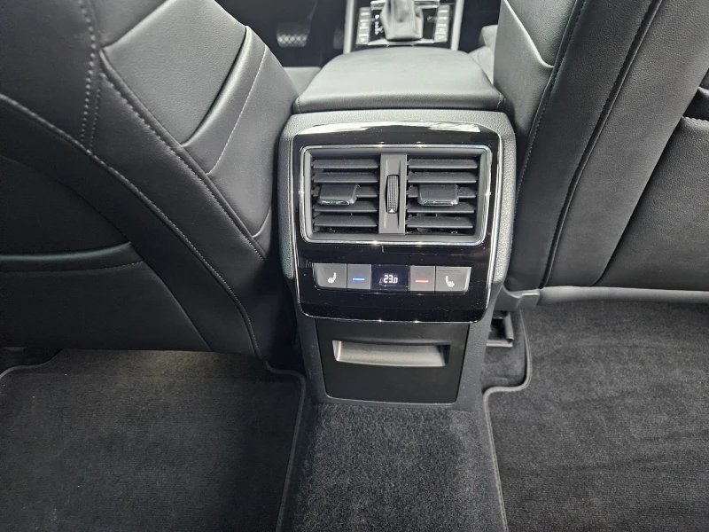 Skoda Superb 2.0 I  280 k.c. 4?4, снимка 13 - Автомобили и джипове - 52854313