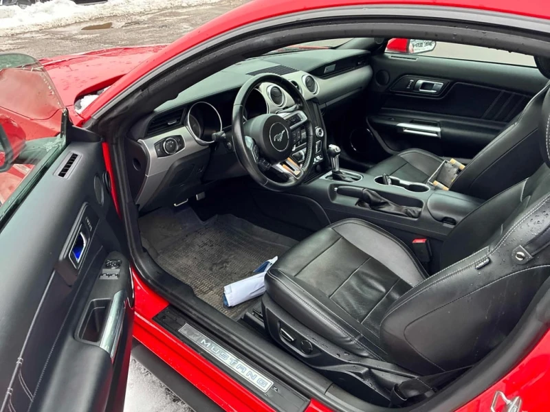 Ford Mustang 2019 EcoBoost * CARFAX * БЕЗ ПЪРВОНАЧАЛНА ВНОСКА, снимка 7 - Автомобили и джипове - 53122612