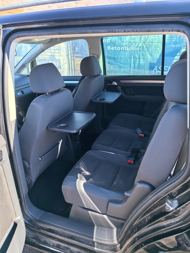 VW Touran, снимка 10 - Автомобили и джипове - 53254597