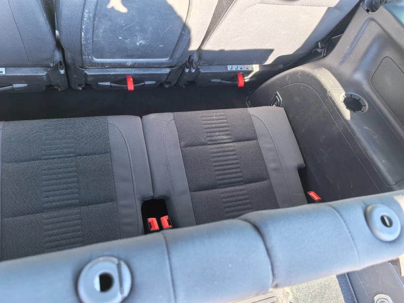 VW Touran, снимка 8 - Автомобили и джипове - 53254597