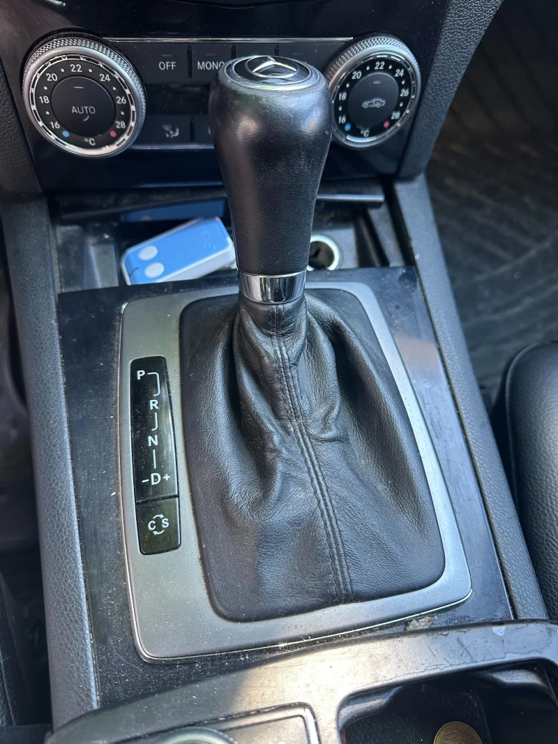 Mercedes-Benz C 220 2.2 cdi, снимка 8 - Автомобили и джипове - 53326805