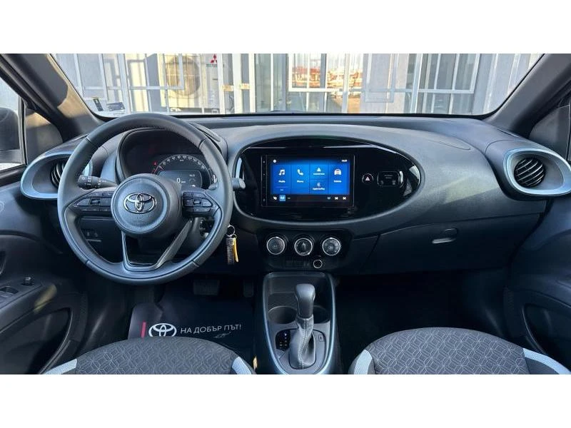 Toyota Aygo X PULSE , снимка 8 - Автомобили и джипове - 49094981