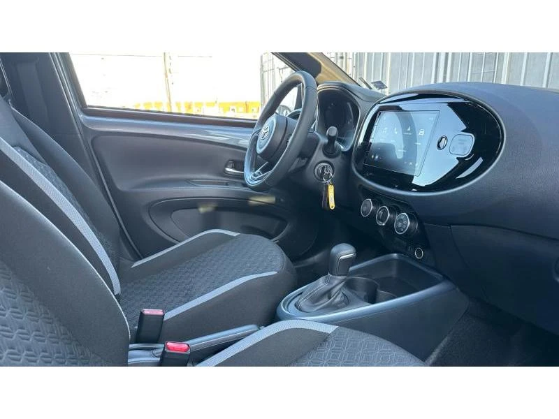 Toyota Aygo X PULSE , снимка 6 - Автомобили и джипове - 49094981