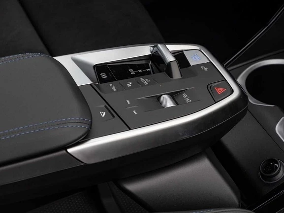 BMW iX1 xDrive30 = M-Sport =  | Mobile.bg   5