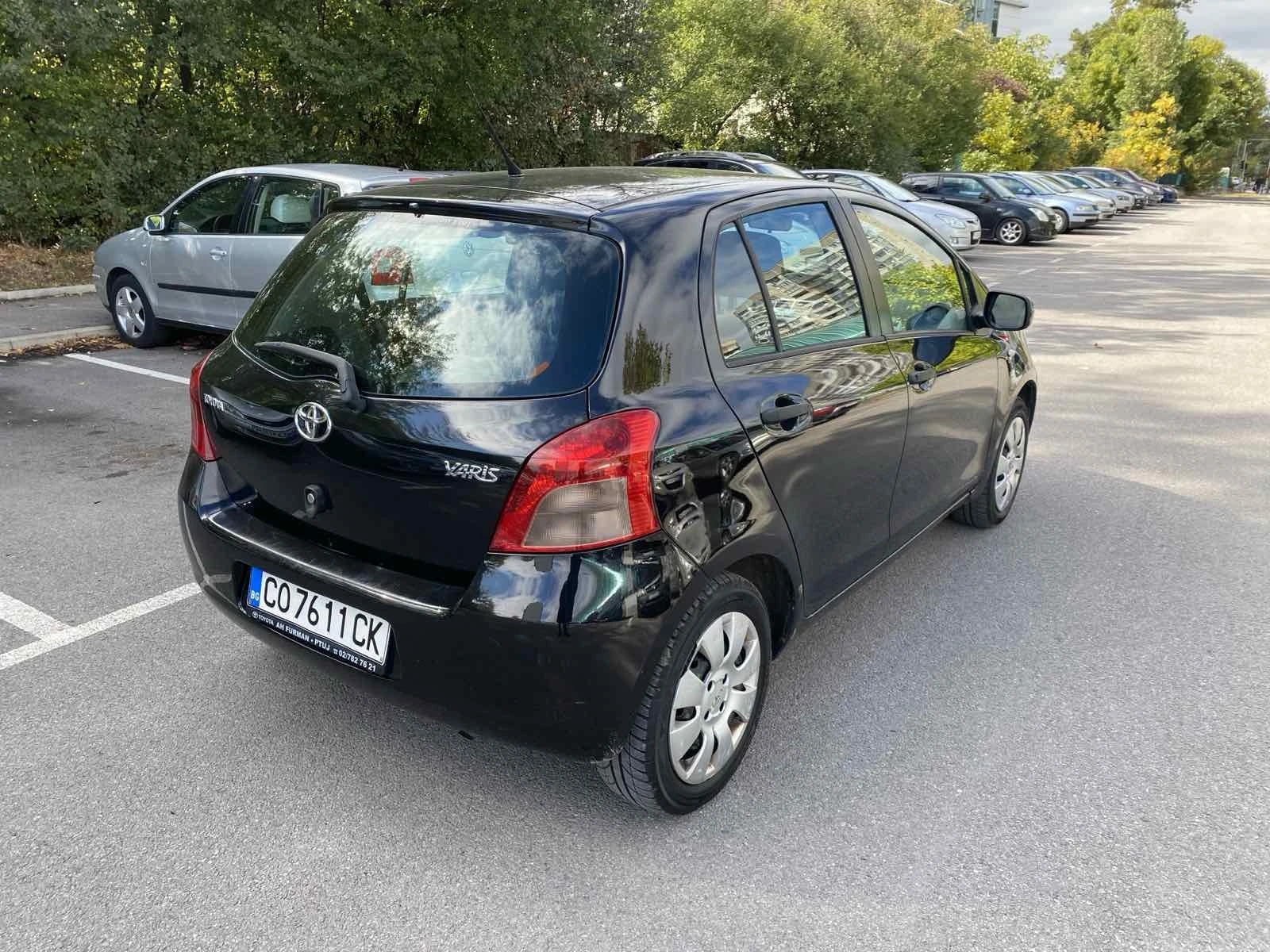 Toyota Yaris Бензин, Отличен - изображение 6