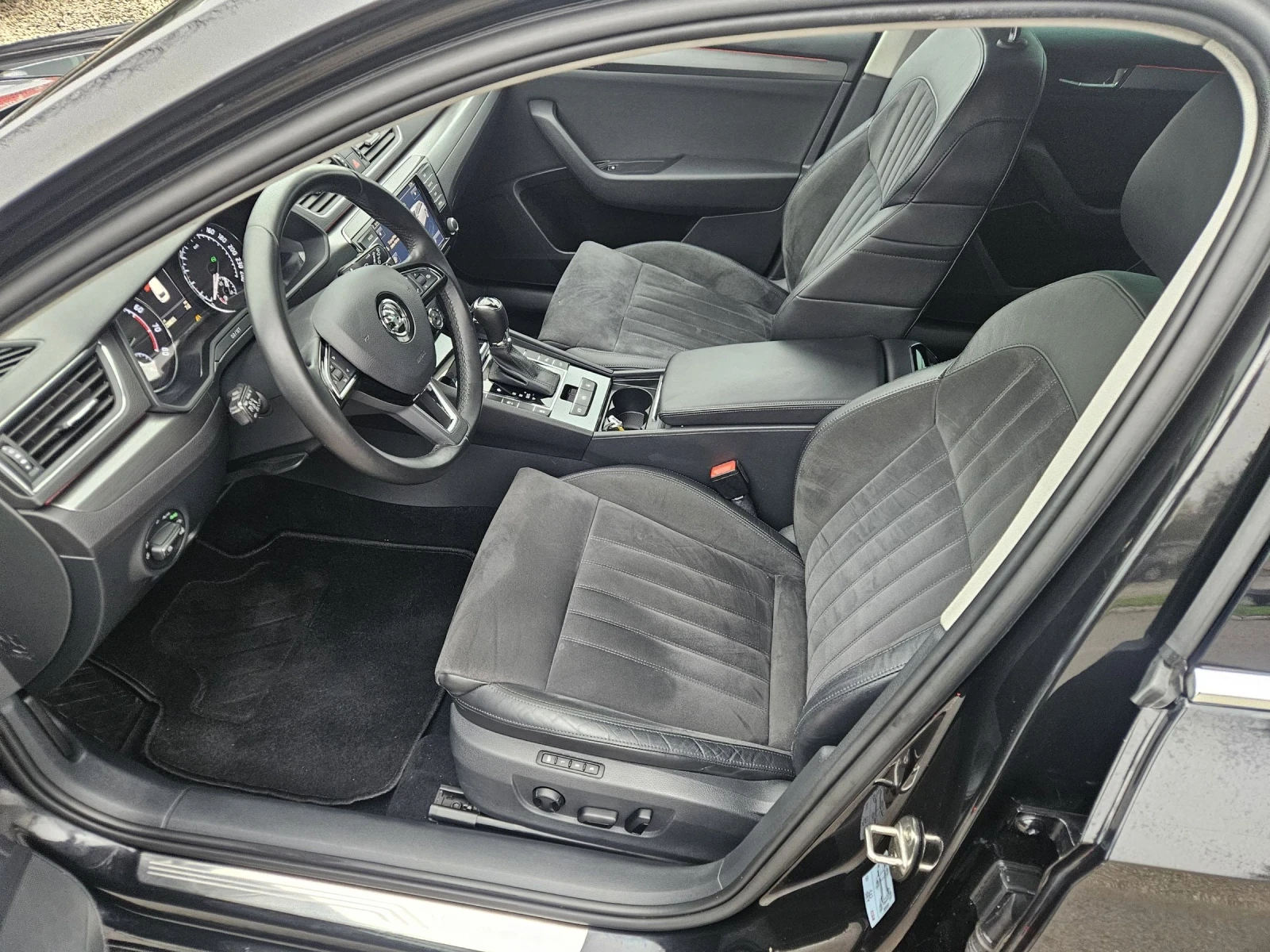 Skoda Superb 2.0 I  280 k.c. 4?4 - изображение 8