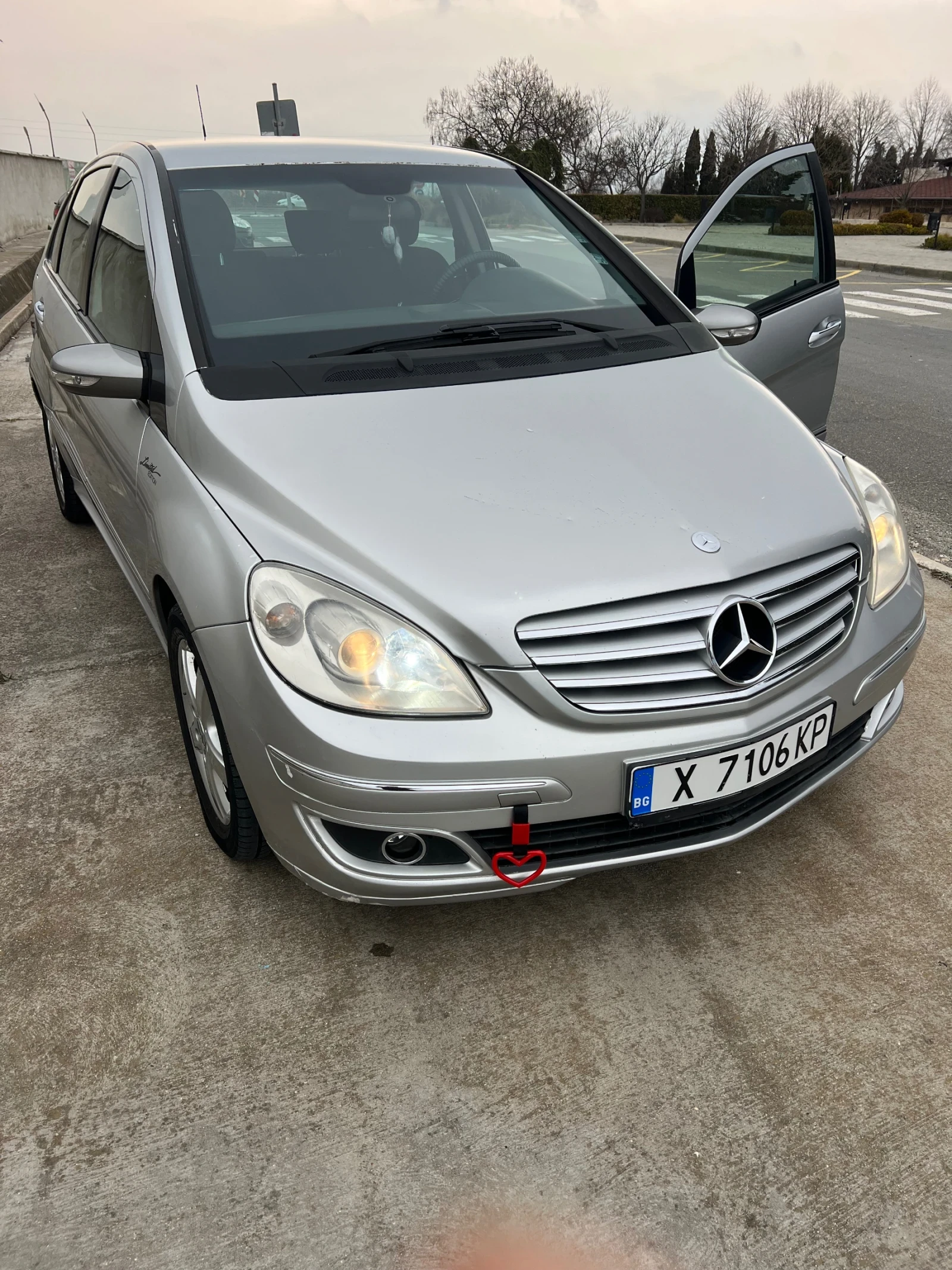 Mercedes-Benz B 200, снимка 13 - Автомобили и джипове - 53925634
