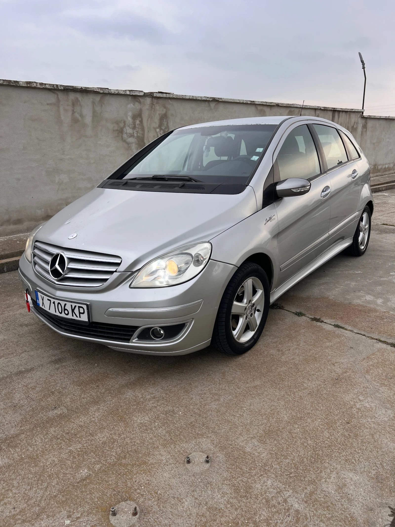 Mercedes-Benz B 200