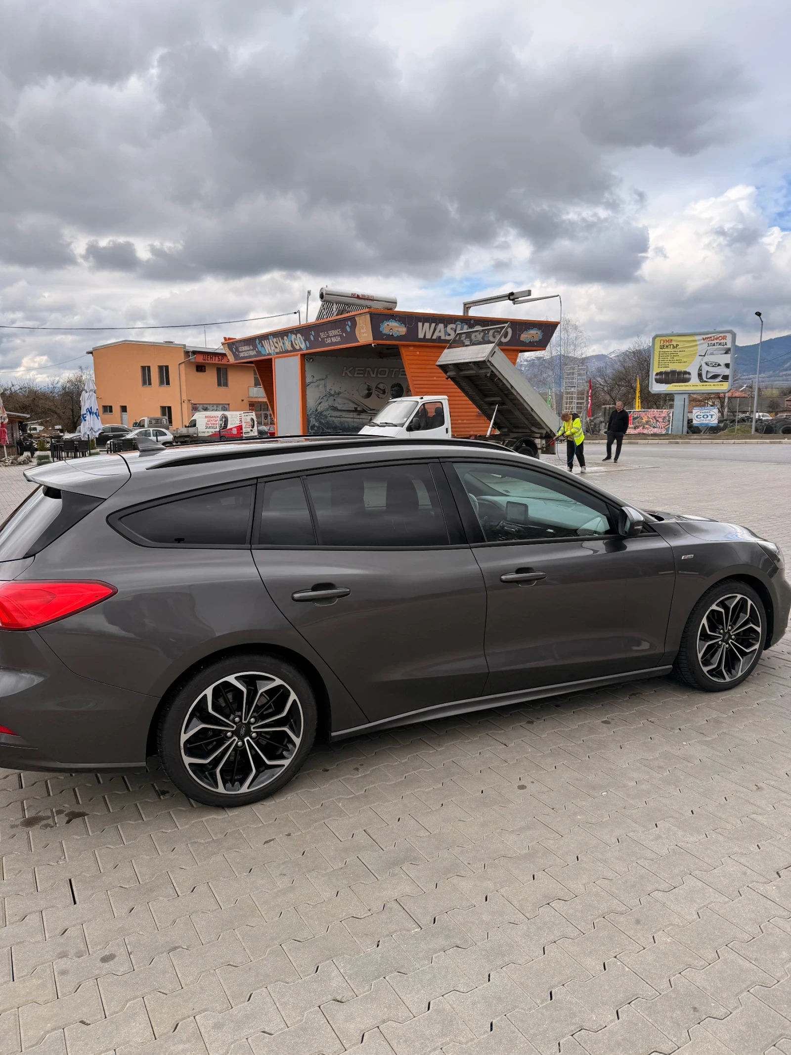 Ford Focus 2.0 Ecoblue ST line, снимка 8 - Автомобили и джипове - 54011194