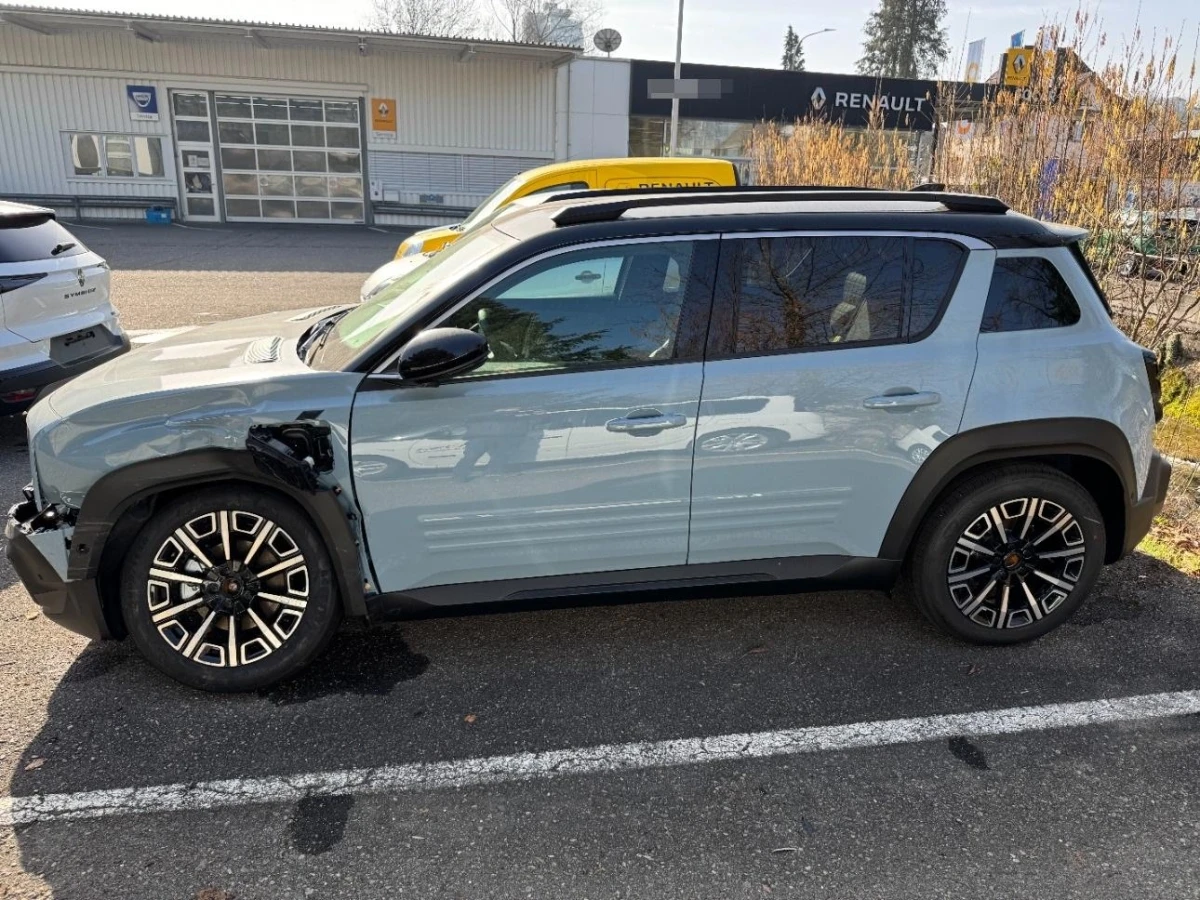 Renault 4 E-Tech Iconic НОВ, снимка 3 - Автомобили и джипове - 54155998