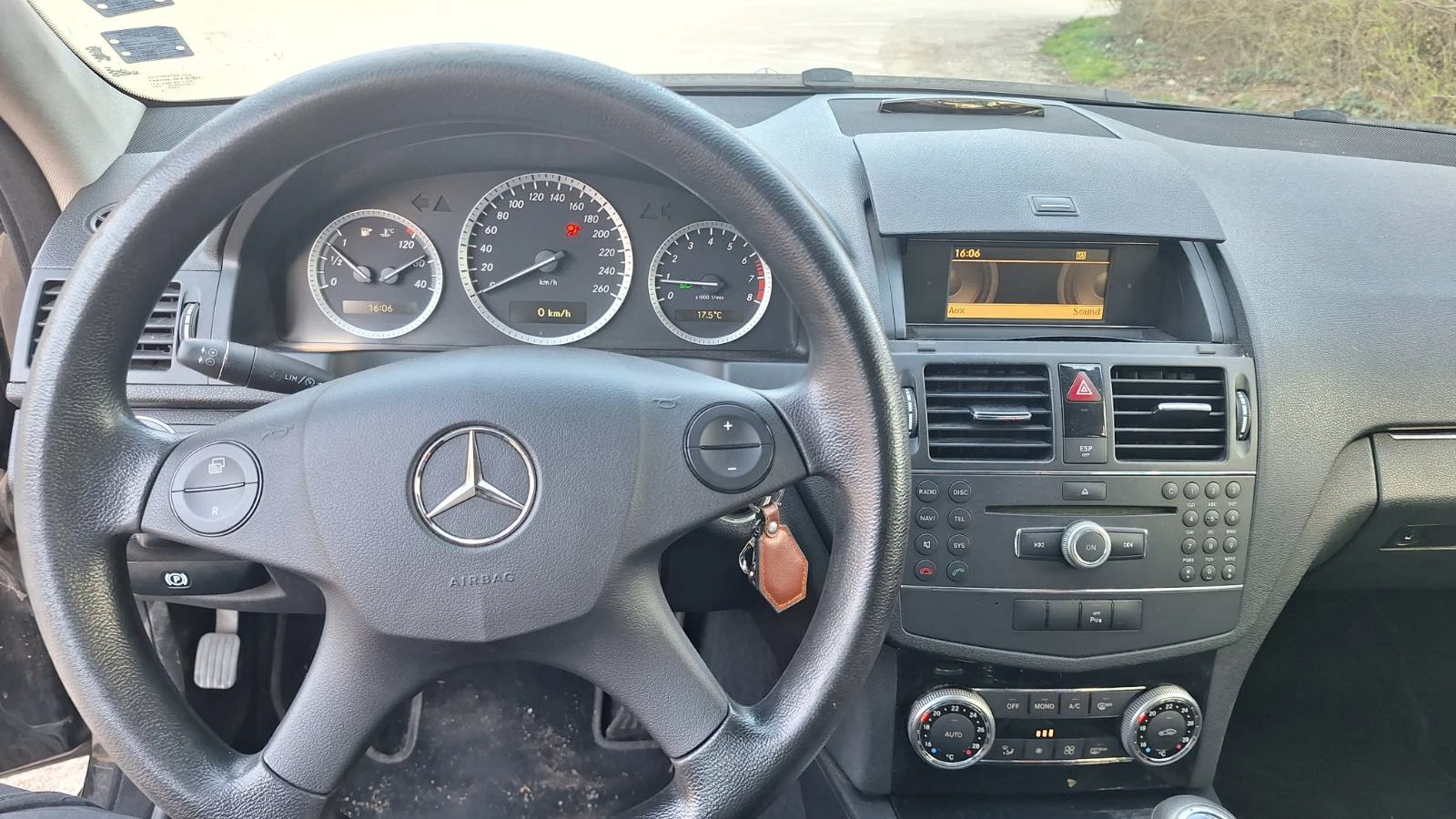 Mercedes-Benz C 180 Kompressor , снимка 7 - Автомобили и джипове - 54125846