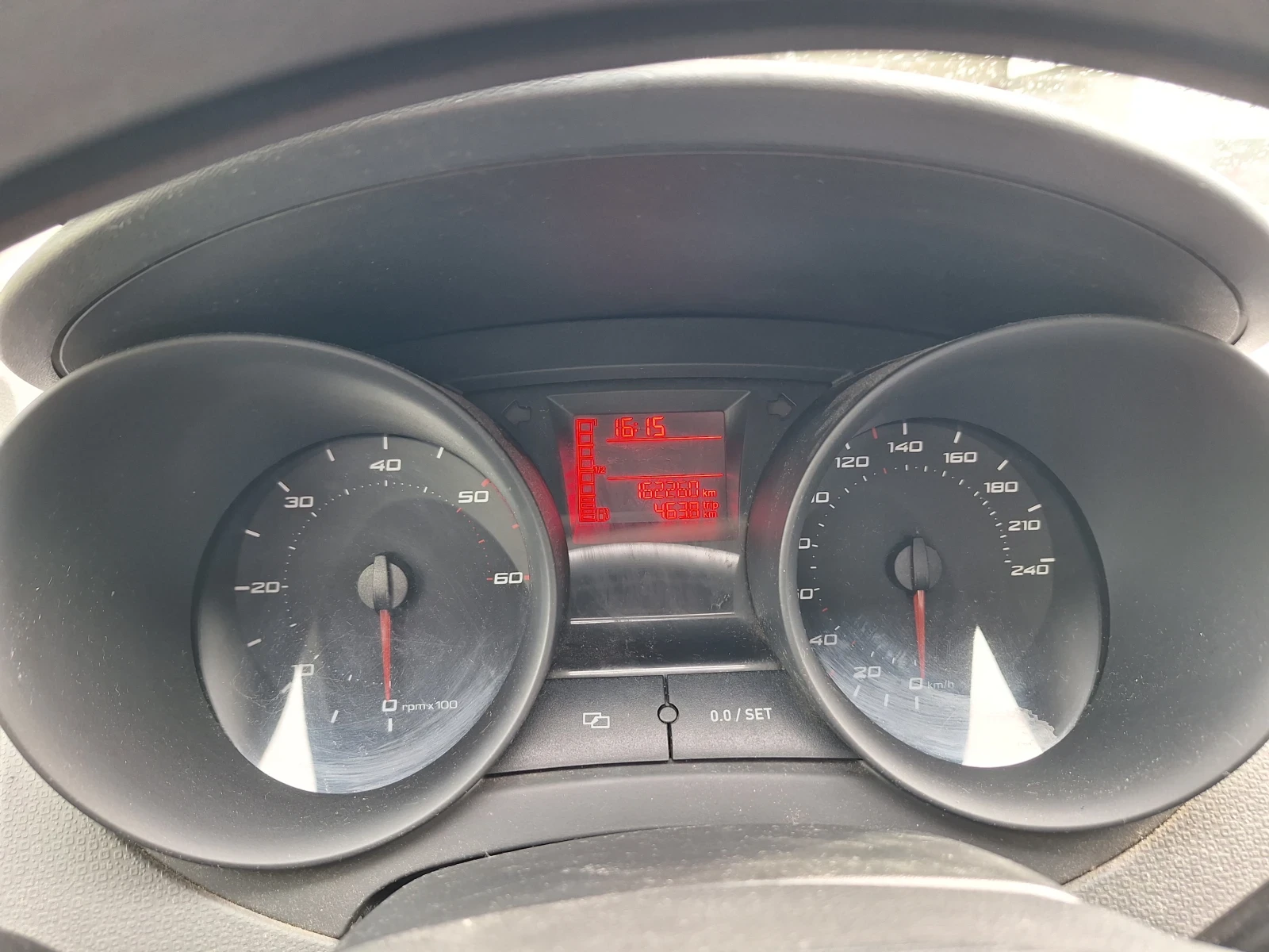 Seat Ibiza 1.2tdi, снимка 13 - Автомобили и джипове - 54391626