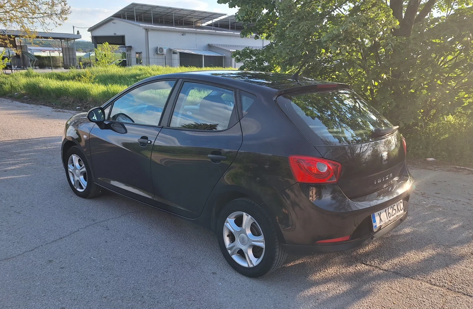 Seat Ibiza 1.2tdi, снимка 4 - Автомобили и джипове - 54391626