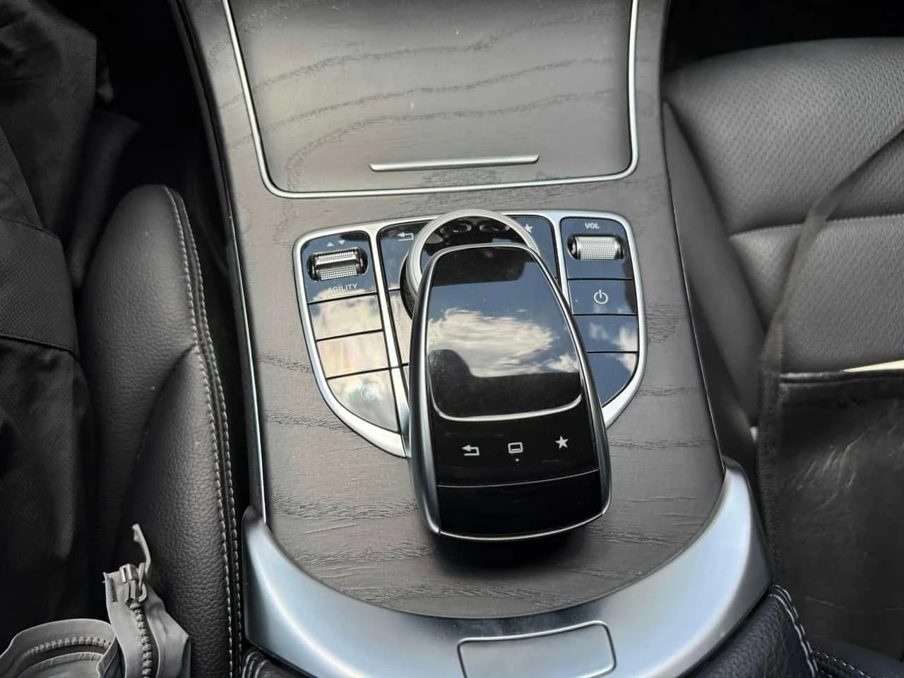 Mercedes-Benz C 300 * CARFAX * ЦЕНА ДО БГ, снимка 10 - Автомобили и джипове - 54727462