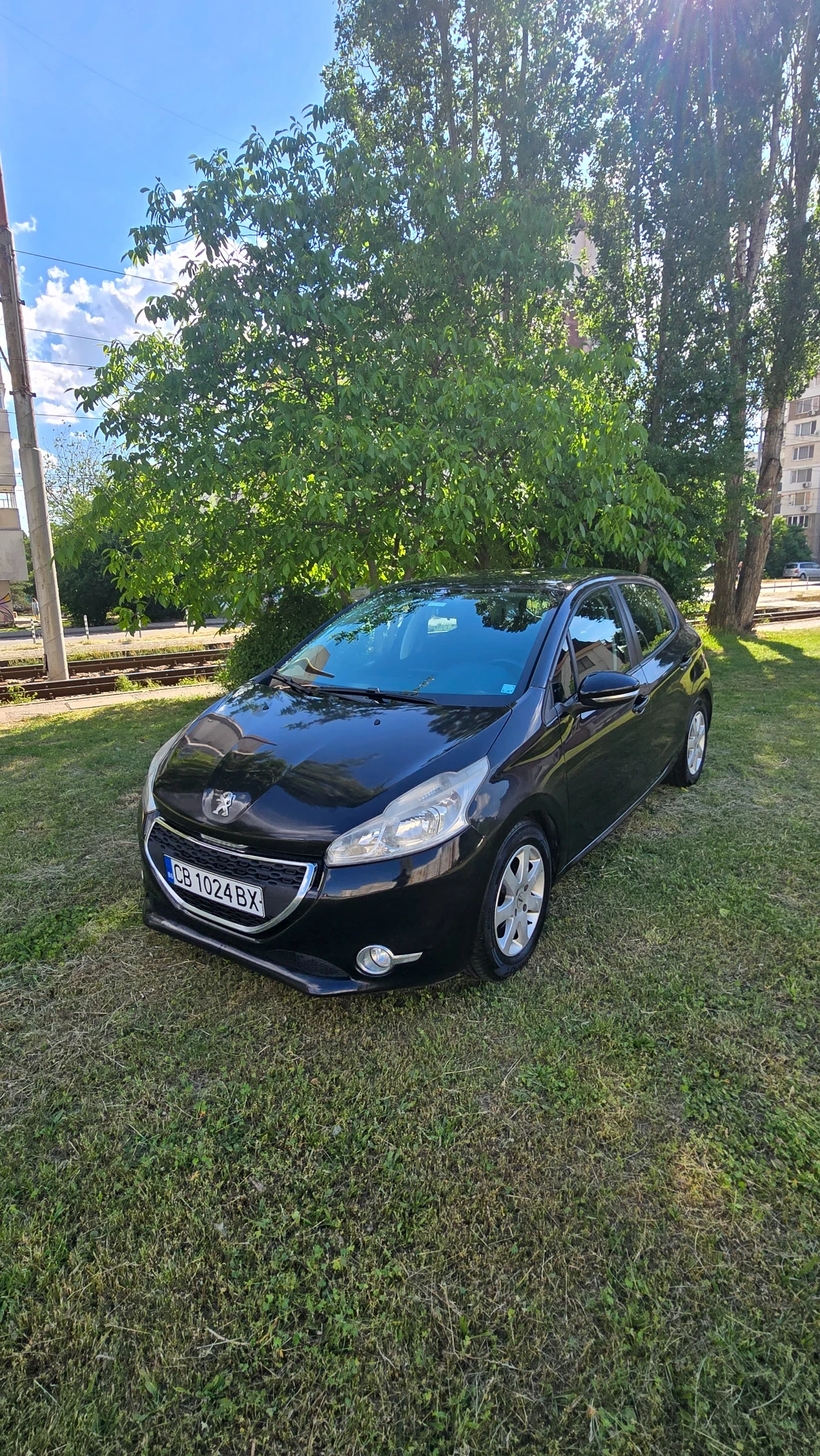 Peugeot 208 1.4 HDI, снимка 2 - Автомобили и джипове - 54736334