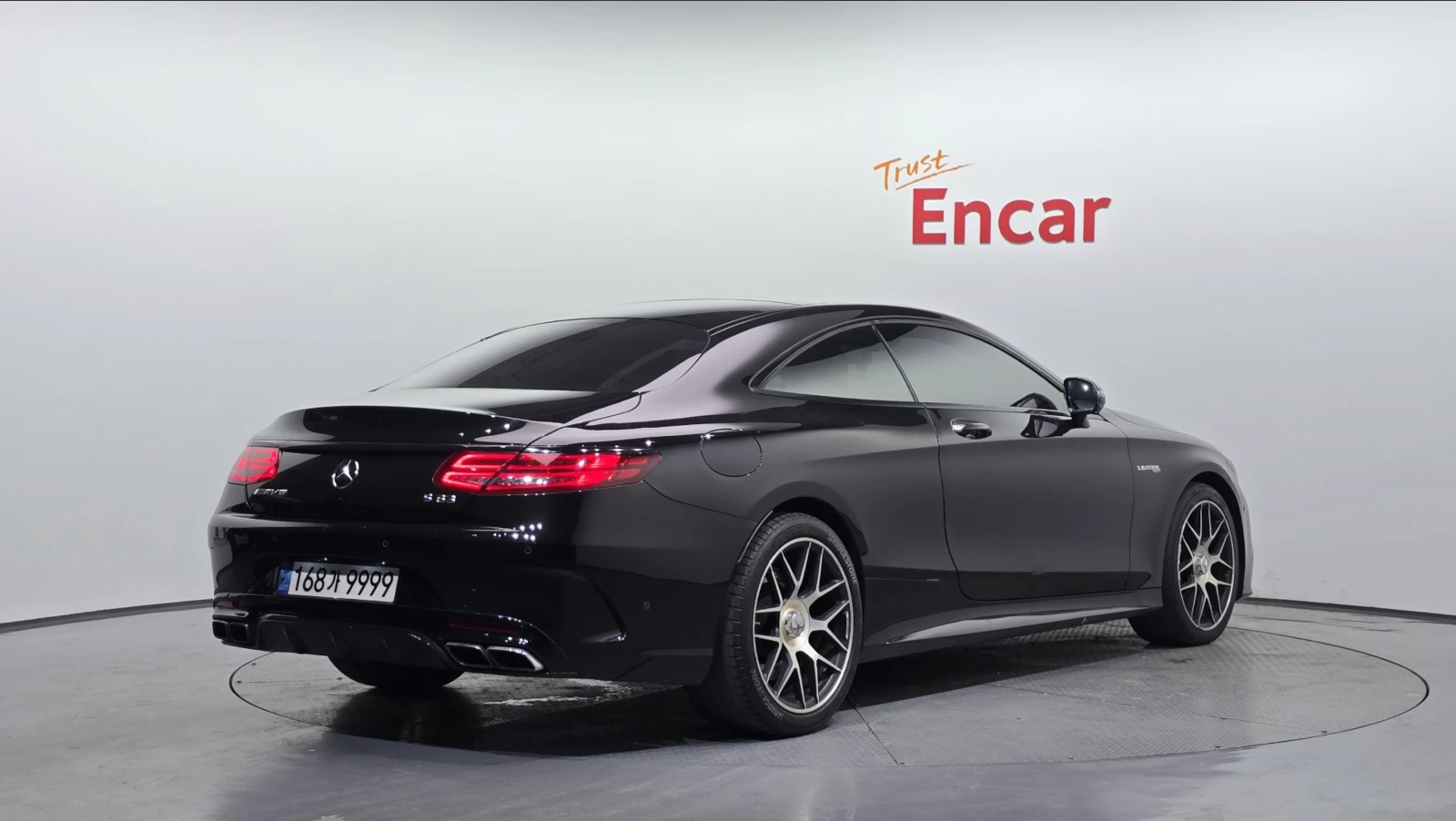Mercedes-Benz S 63 AMG АВТОКРЕДИТ* ЦЕНА БЕЗ АНАЛОГ* BURMASTER* 360* HEAD-, снимка 2 - Автомобили и джипове - 54865359