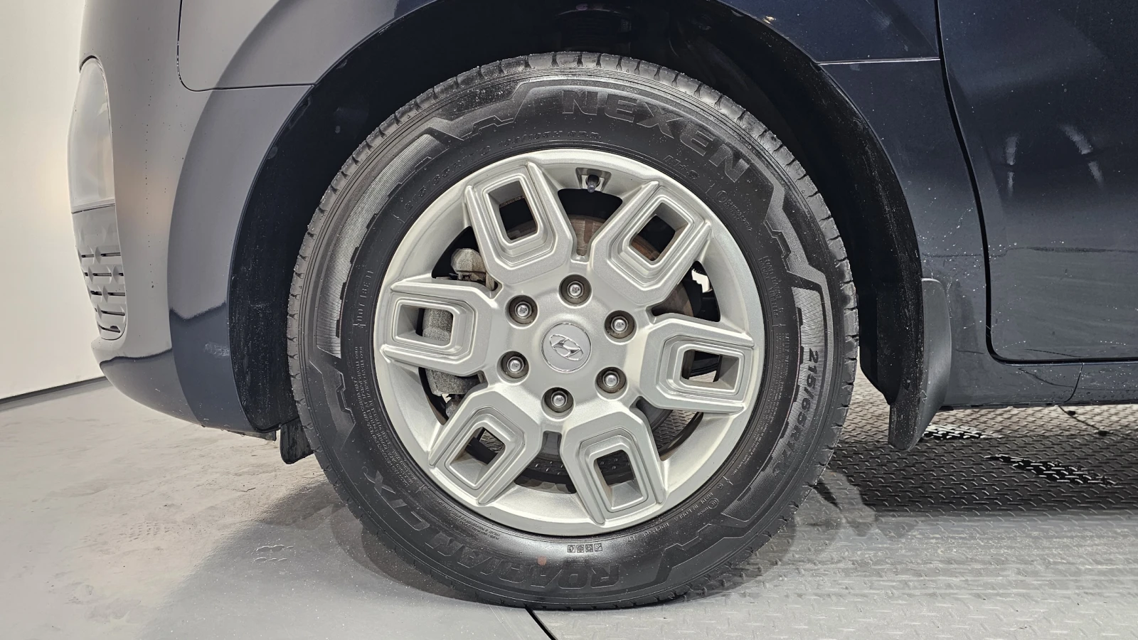 Hyundai Staria Modern* BLIND SPOT* ПОДГРЕВ ВОЛАН* КРАЙНА ЦЕНА, снимка 5 - Автомобили и джипове - 55318964