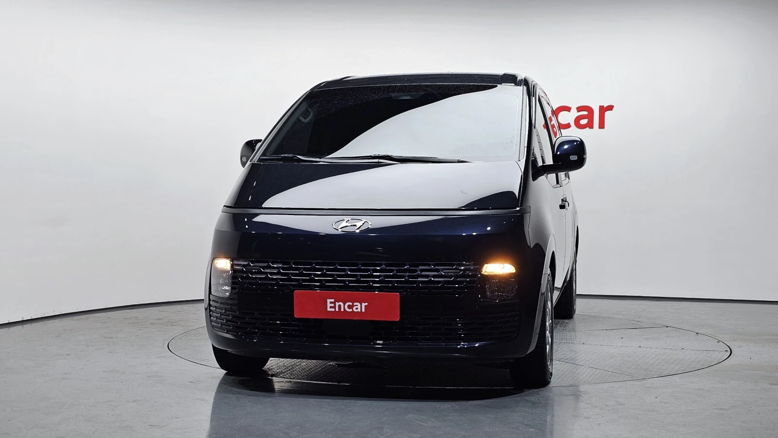 Hyundai Staria Modern* BLIND SPOT* ПОДГРЕВ ВОЛАН* КРАЙНА ЦЕНА, снимка 3 - Автомобили и джипове - 55318964