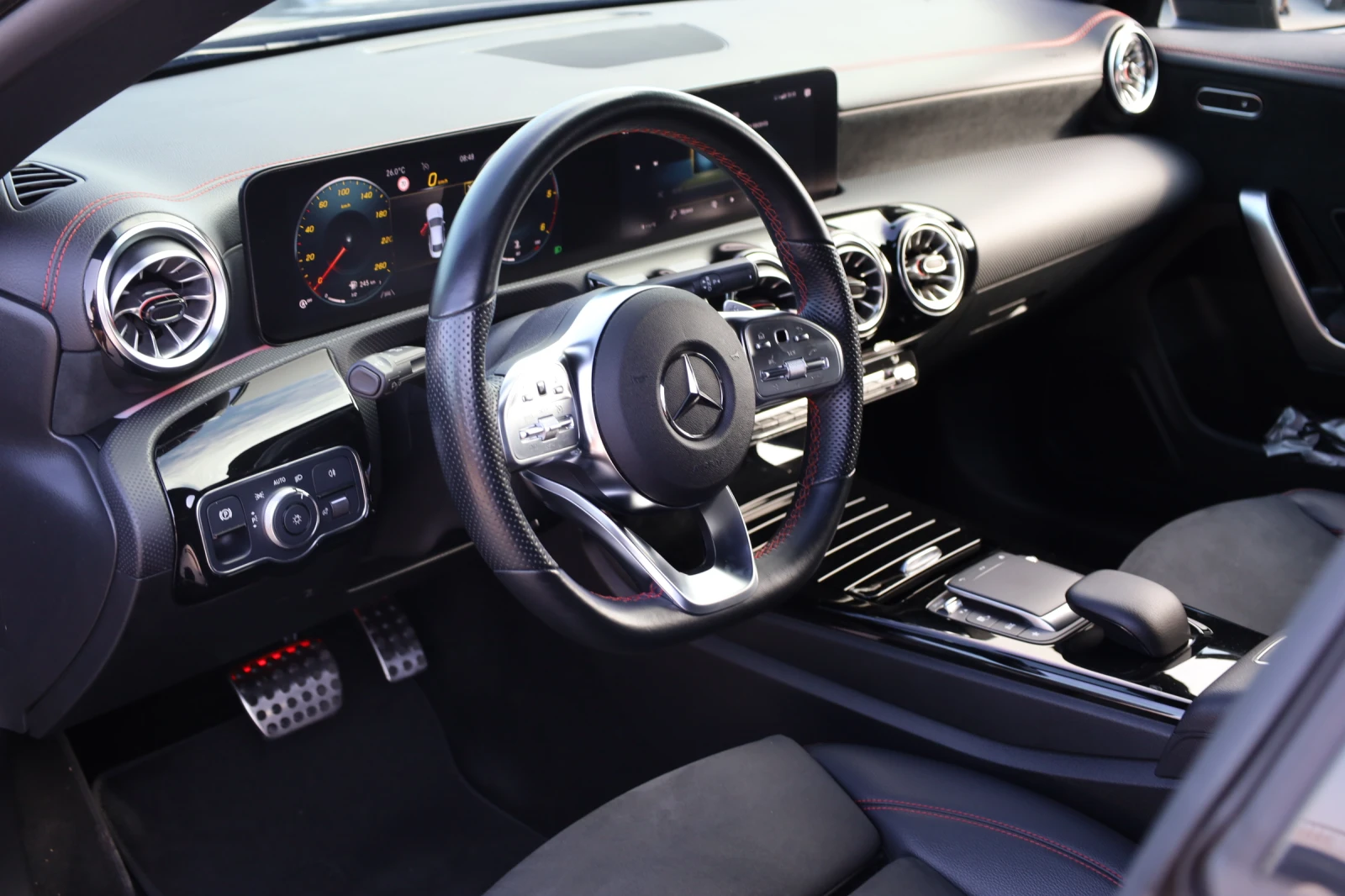 Mercedes-Benz CLA 220 2.2 D, снимка 8 - Автомобили и джипове - 55393487