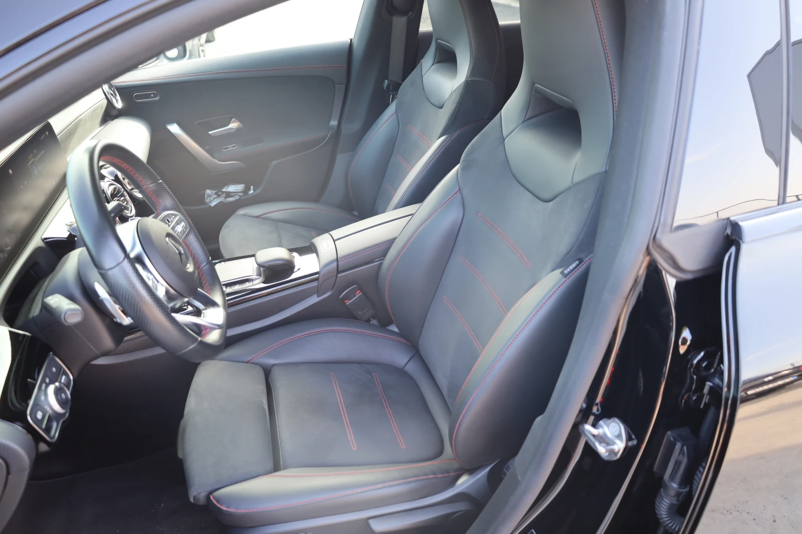 Mercedes-Benz CLA 220 2.2 D, снимка 13 - Автомобили и джипове - 55393487