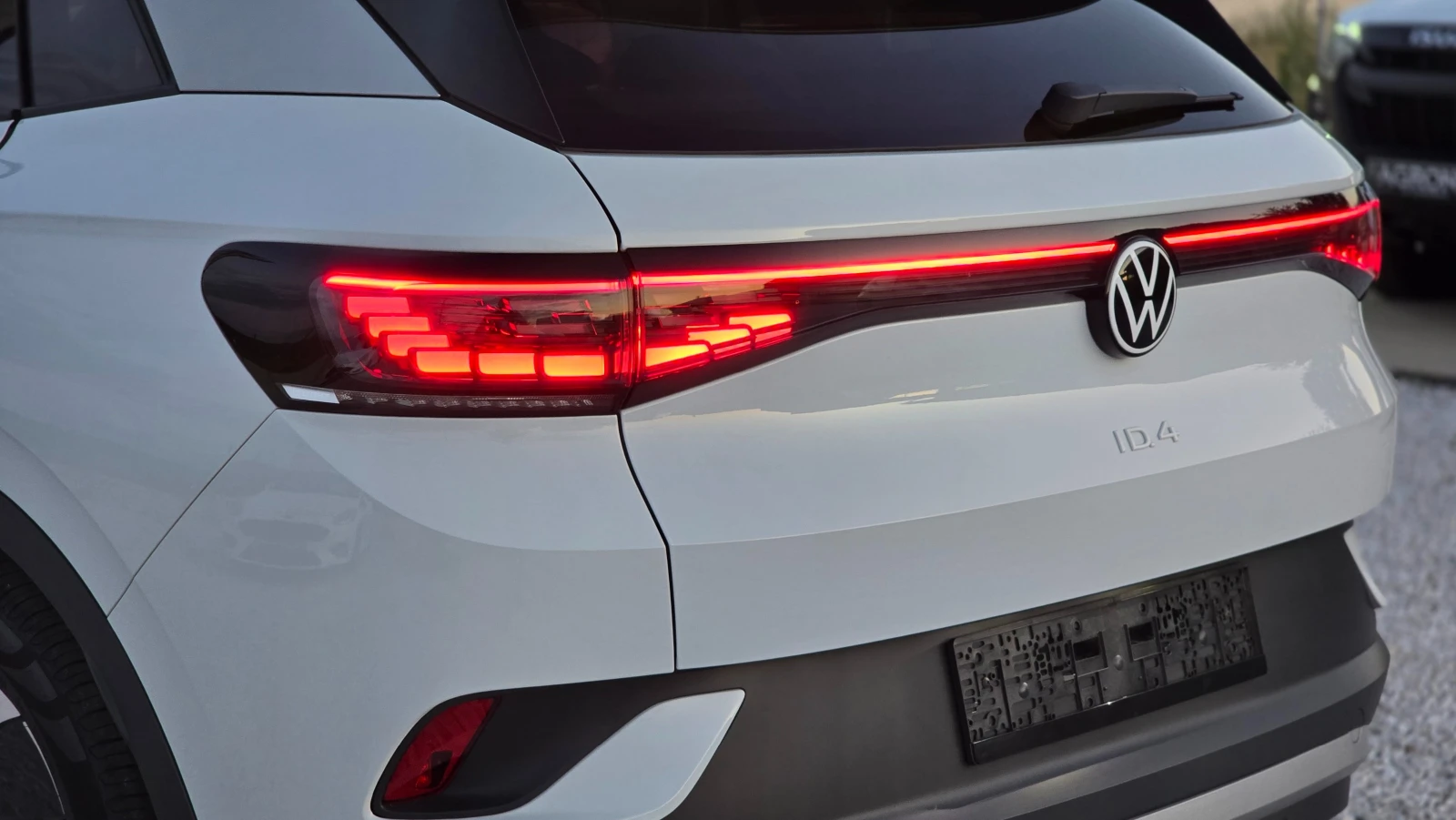 VW ID.4 * Pro* Performance* ГАРАНЦИОНЕН* , снимка 8 - Автомобили и джипове - 55417695