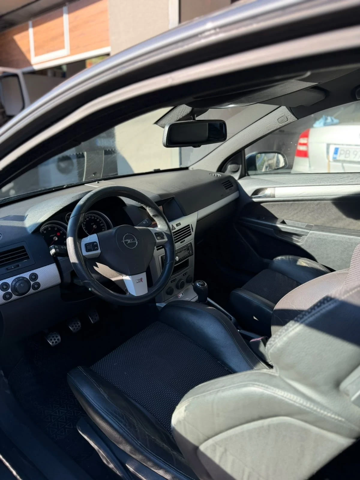 Opel Astra GTC 1.6 , снимка 8 - Автомобили и джипове - 56120249