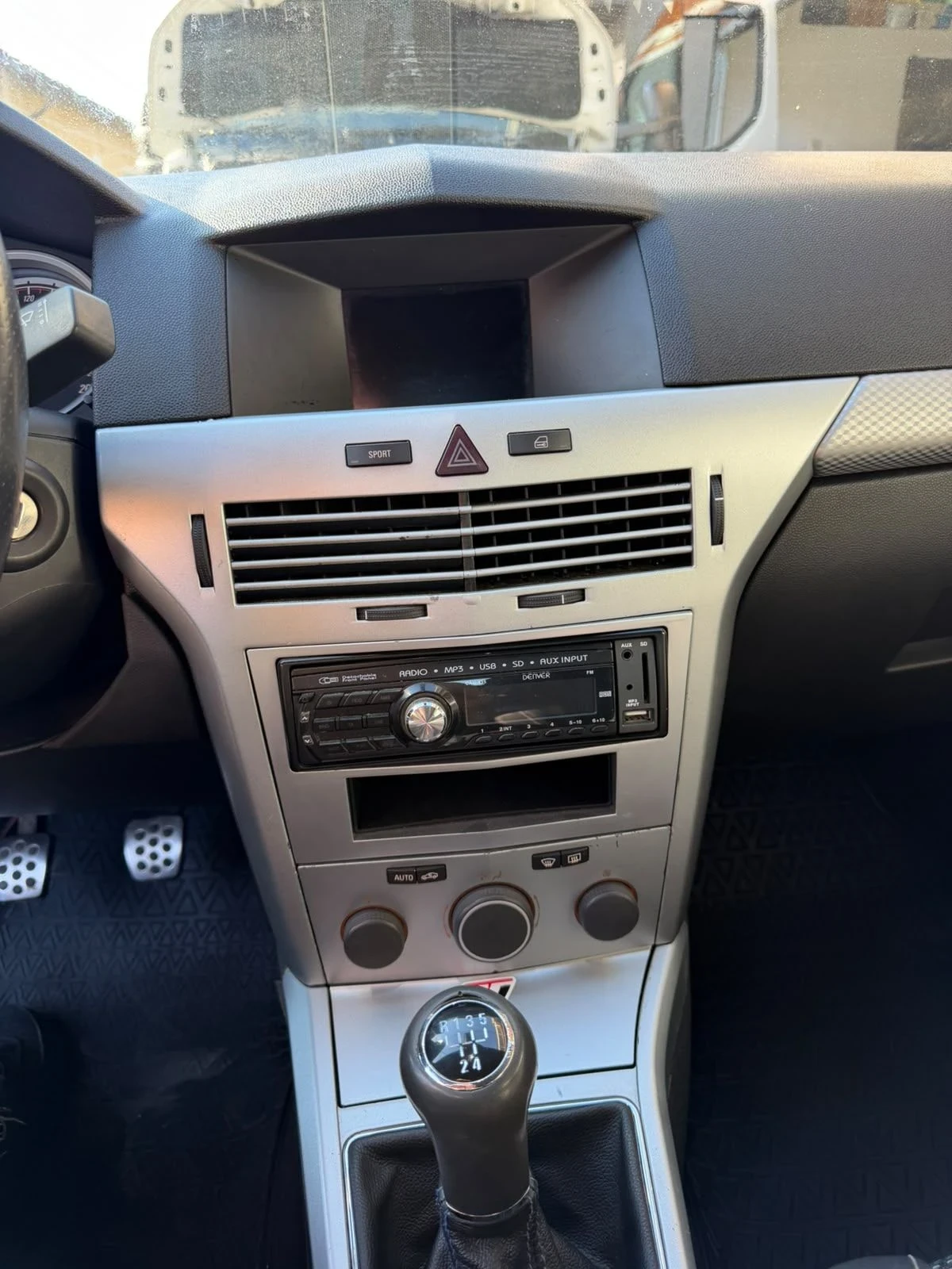 Opel Astra GTC 1.6 , снимка 11 - Автомобили и джипове - 56120249