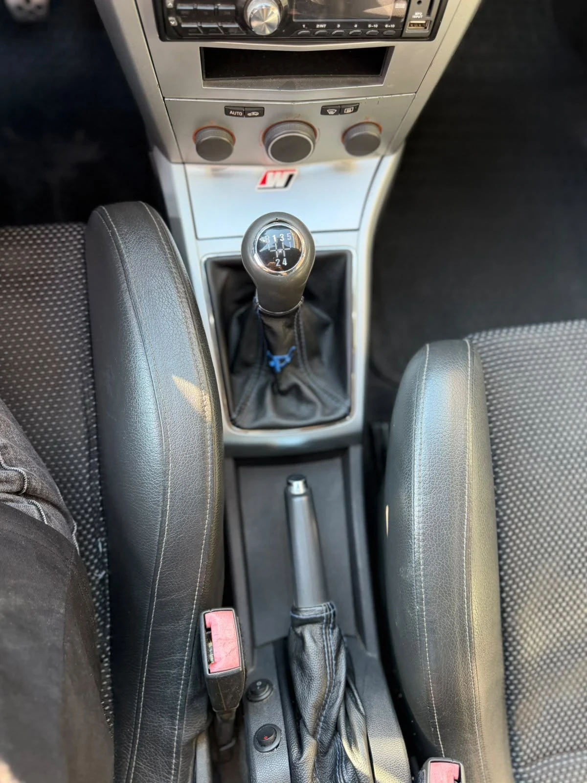 Opel Astra GTC 1.6 , снимка 7 - Автомобили и джипове - 56120249
