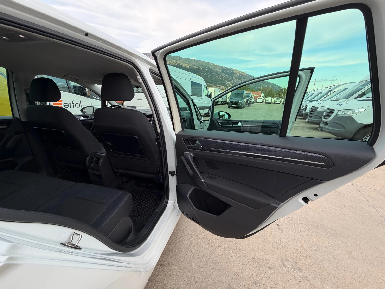 VW Sportsvan 2.0TDI!DSG!FULL!ТОП!ГЕРМАНИЯ!, снимка 9 - Автомобили и джипове - 56218708