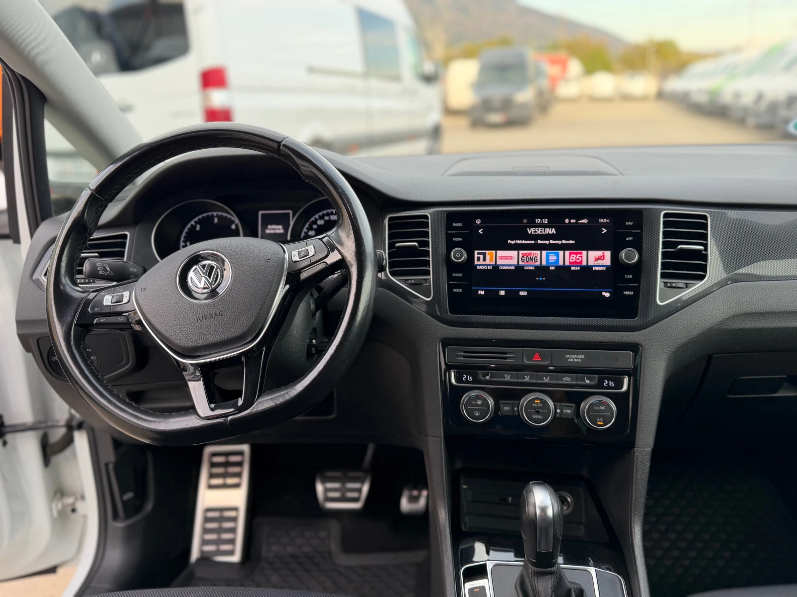 VW Sportsvan 2.0TDI!DSG!FULL!ТОП!ГЕРМАНИЯ!, снимка 14 - Автомобили и джипове - 56218708