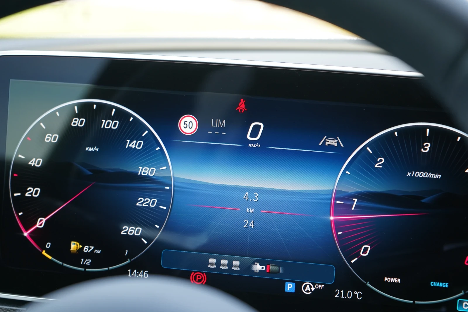 Mercedes-Benz C 220 D* AMG* CAMERA* НОВ , снимка 9 - Автомобили и джипове - 56327471