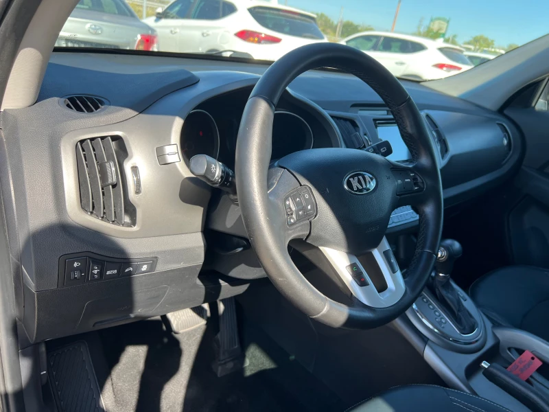 Kia Sportage 2.0 CRDI 4X4 , снимка 10 - Автомобили и джипове - 51532480