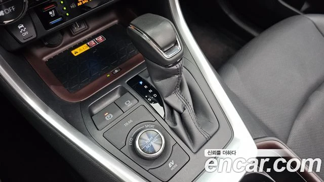 Toyota Rav4 Hybrid 4x4| DIGITAL| КАМЕРА| ОБДУХ| DIST| PANO, снимка 8 - Автомобили и джипове - 55846054