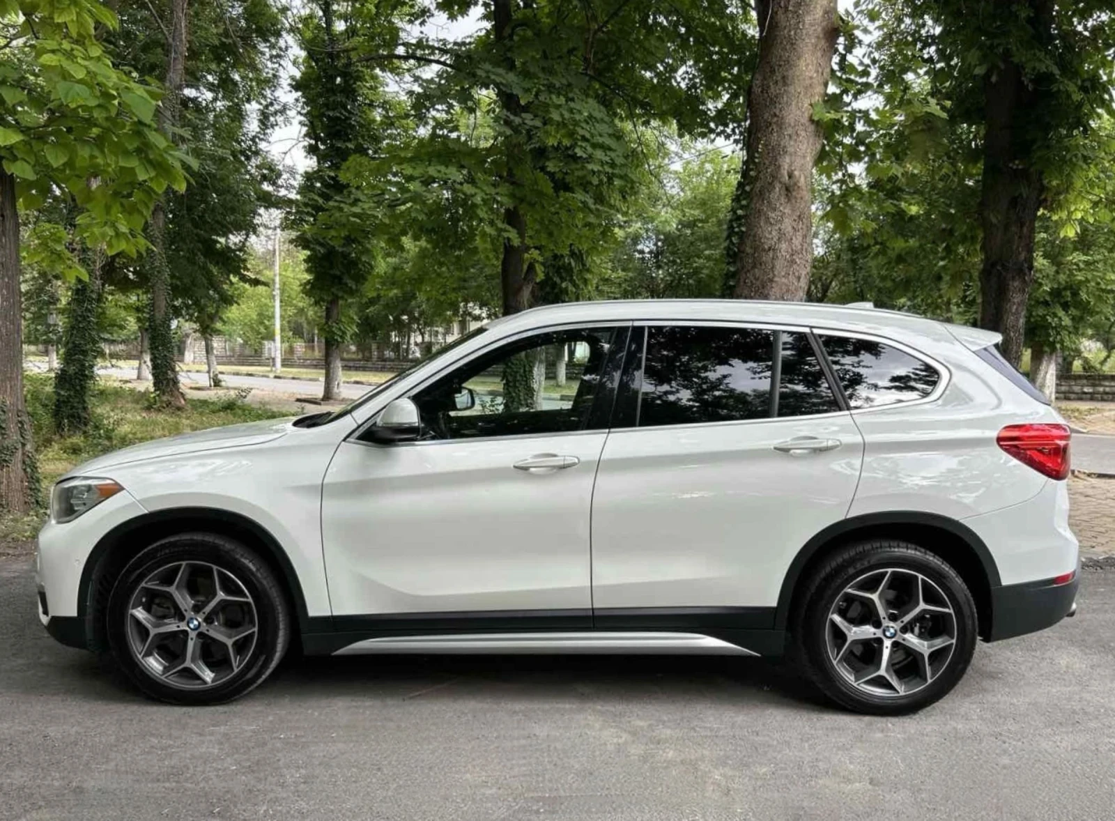 BMW X1 28i / X LINE / KEYLESS - изображение 3